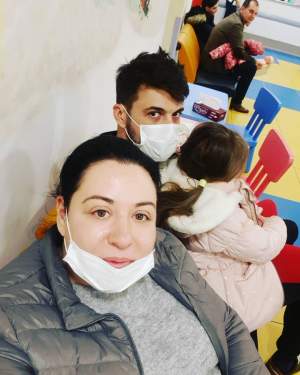 Oana Roman și Marius Elisei au ajuns la spital cu fetița lor
