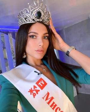 Miss Moscova, lăsată fără titlu după ce s-a prefăcut bolnavă și a fugit în Maldive cu coroana de diamante