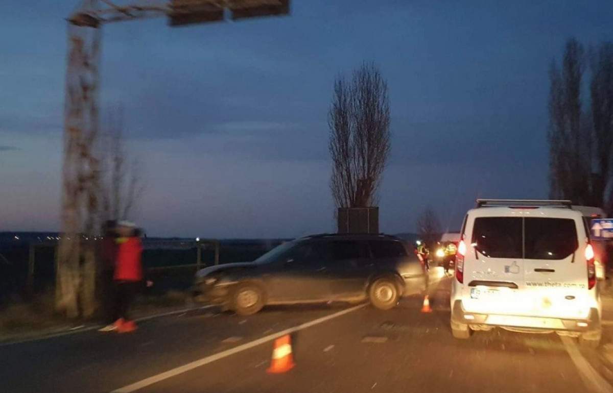 Accident grav în Ploieşti! Un autobuz, un microbuz şi un autoturism s-au ciocnit