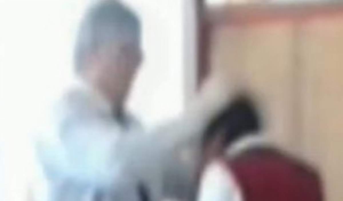 Motivul șocant pentru care profesorul de religie din Botoșani a bătut un elev. Mama copilului rupe tăcerea!