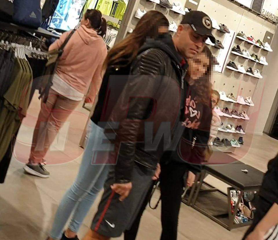 La cumpărături, ca pe plajele din Saint Martin! Remus Truică a fost în centrul atenţiei, într-un mall din Bucureşti