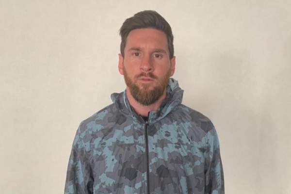 Aroganţă maximă! Lionel Messi şi-a luat telefon de 7000 de euro
