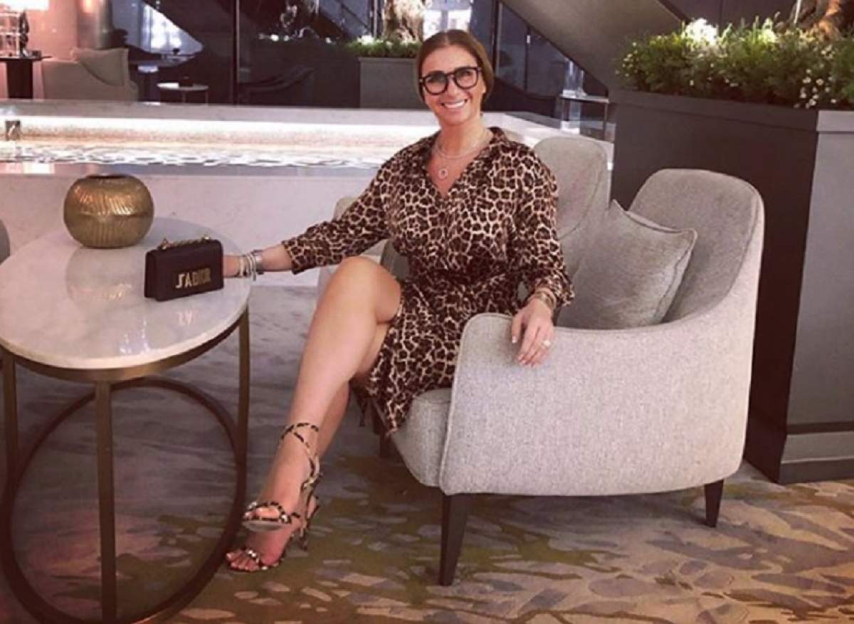 Anamaria Prodan, cu posteriorul la înaintare, în Dubai! Cât de sexy s-a fotografiat impresara