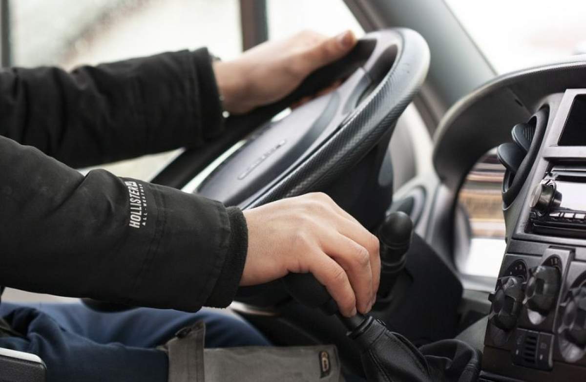 Cele mai tari trucuri pentru şoferi! Ce paşi trebuie să urmezi pentru a consuma mai puţin combustibil