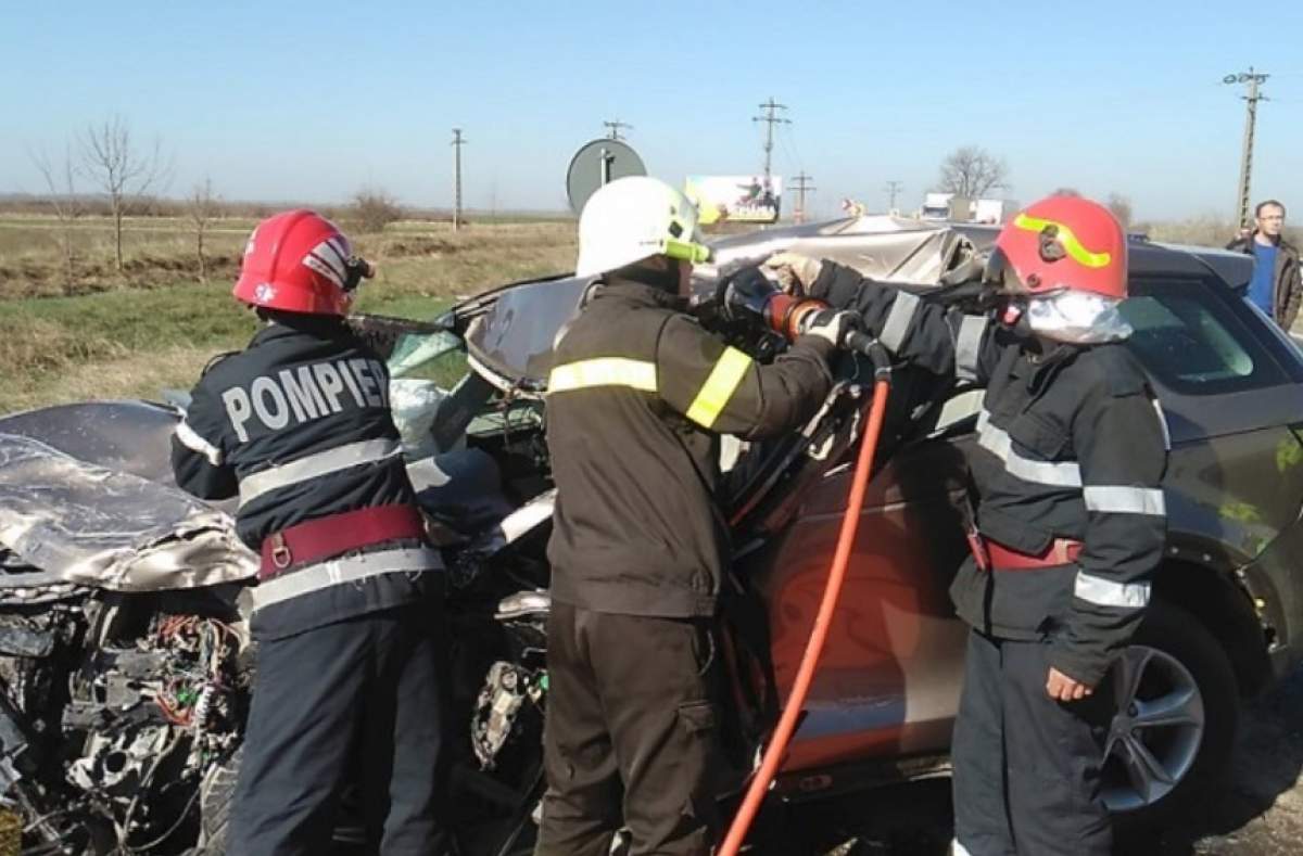 Accident cumplit în Arad, aproape de vama Nădlac! Un autoturism de teren a intrat puternic într-un camion. VIDEO