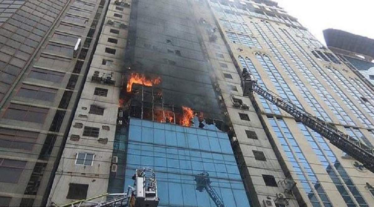 Incendiu de mari proporţii în Bangladesh! Sunt cinci morţi şi 60 de răniţi / VIDEO