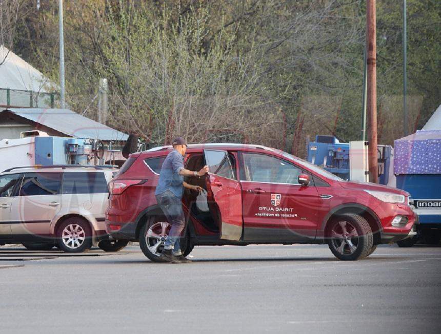 Ipostaze inedite cu un fost star al roș-albaștrilor. Ce sacrificii face Nana Falemi, pentru a „scoate untul” din micii lui fotbaliști. VIDEO PAPARAZZI