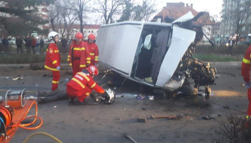 Accident teribil în această dimineaţă, în Târgu Mureş. Două persoane au murit