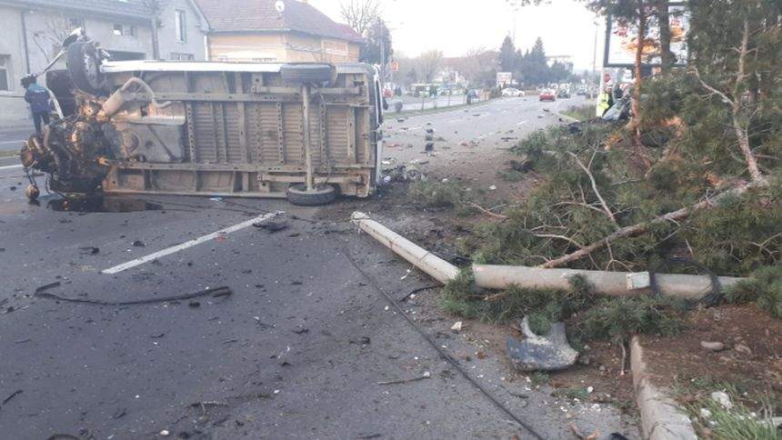 Accident teribil în această dimineaţă, în Târgu Mureş. Două persoane au murit