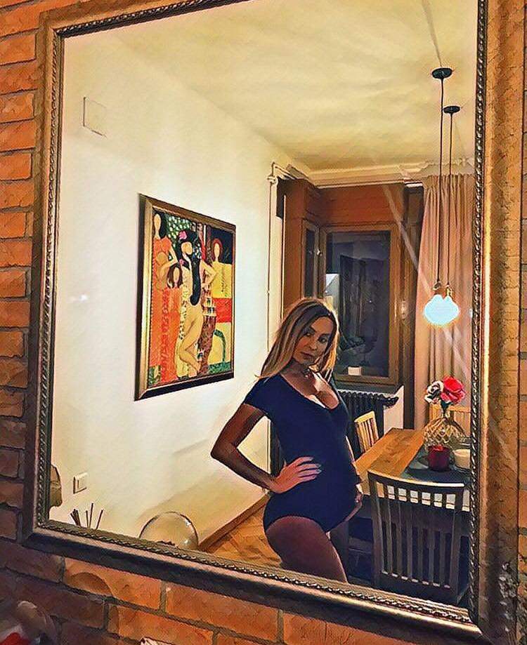 Flavia Mihășan, cu burtica de gravidă la înaintare, pe internet! Fanii sunt uimiți / FOTO