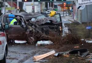 Soferiţă româncă surprinsă beată la volan! A făcut dezastru pe străzile din Austria / VIDEO