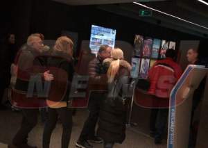 VIDEO PAPARAZZI / Ce le mai plac blondele! Radu Groza şi Ovidiu Lipan Ţăndărică, răsfăţ total într-un mall din Capitală