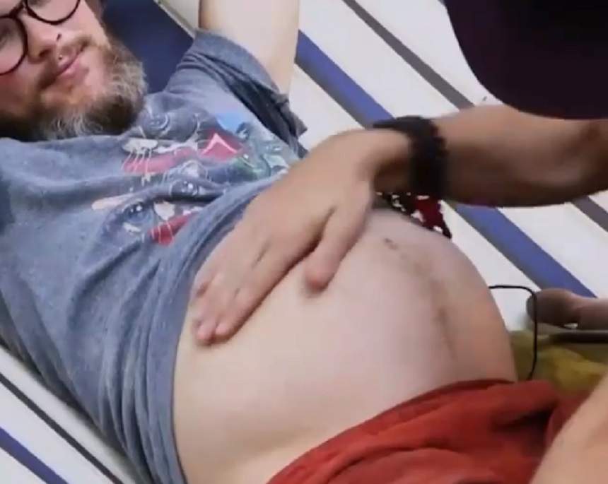 Bărbatul trans care a rămas însărcinat, a născut! Cu ce probleme s-a confruntat acesta