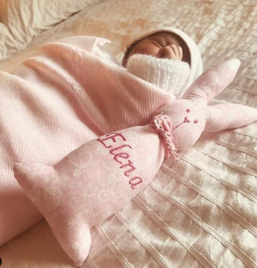 FOTO / Imaginea emoționantă cu logodnica fostului dinamovist Salomao și fetița lor, imediat după naștere! Cu cine seamănă micuța Elena?