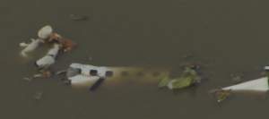 Imagini șocante! Un avion s-a prăbușit într-un râu, după ce a ratat aterizarea