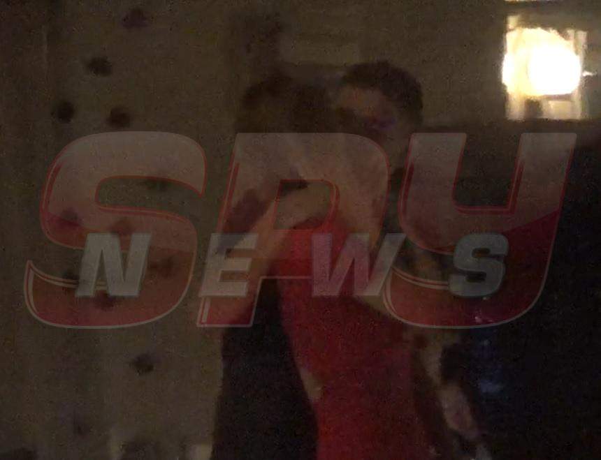 VIDEO PAPARAZZI / Dragostea are chipul lor! Cristian Boureanu şi Laura Dincă au dat frâu liber sentimentelor, într-un restaurant de lux