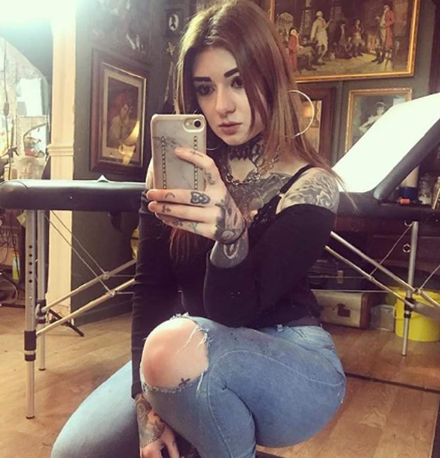 Așa arată tânăra care și-a tatuat chipul, așa încât să nu o angajaze nimeni FOTO 