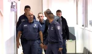 Primele imagini cu Gabi Tamaș, escortat în sala de judecată. Fanii s-au strâns la tribunal pentru a-l susține. VIDEO