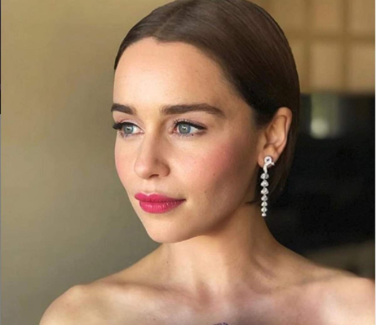 Emilia Clarke, starul din „Game of Thrones”, totul despre operațiile pe creier suferite: „Aproape că mi-am pierdut minţile şi apoi viaţa”