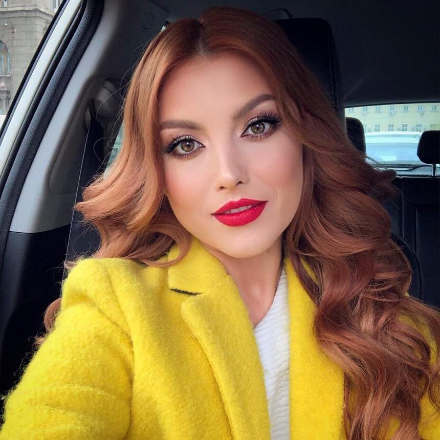 Elena Gheorghe, anunţ şoc pe internet: "Nu v-am spus, dar mai am un băieţel"