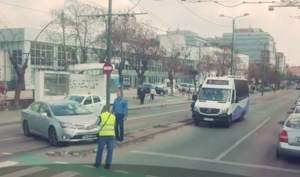 Accident grav, în Timişoara. Un tramvai fără vatman a lovit mai multe maşini şi a mers necontrolat două staţii