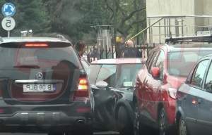 VIDEO PAPARAZZI / Parcarea bat-o vina! Gică Popescu, scandal pe stradă pentru bolidul său de lux. Totul s-a încheiat într-un mod neaşteptat