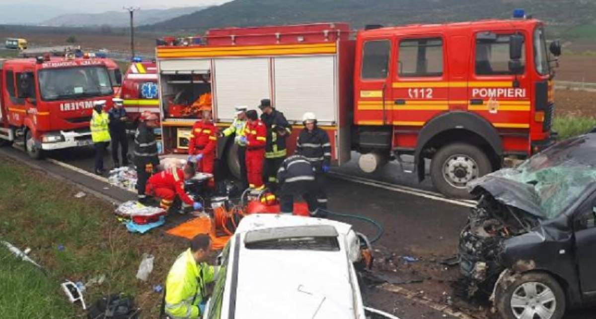 Accident grav în Alba! Doi oameni au murit, după ce două mașini s-au făcut praf pe DN1