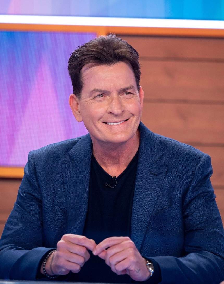 Charlie Sheen e alt om de când a scăpat de dependența de droguri. Cum arată actorul, după ce a ieșit de centrul de reabilitare