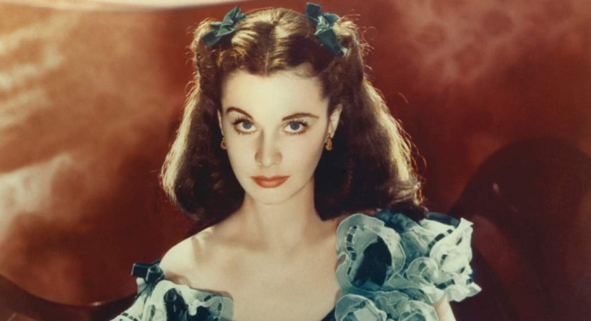 Vivien Leigh, celebra Scarlet din „Pe aripile drumului”, a avut o viață dramatică. După avorturi și tuberculoză, a murit în chinuri