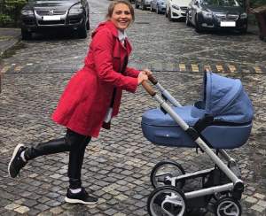 Mirela Vaida, prima plimbare cu bebeluşul, Tudor Ştefan: "Avem deja 8 zile"