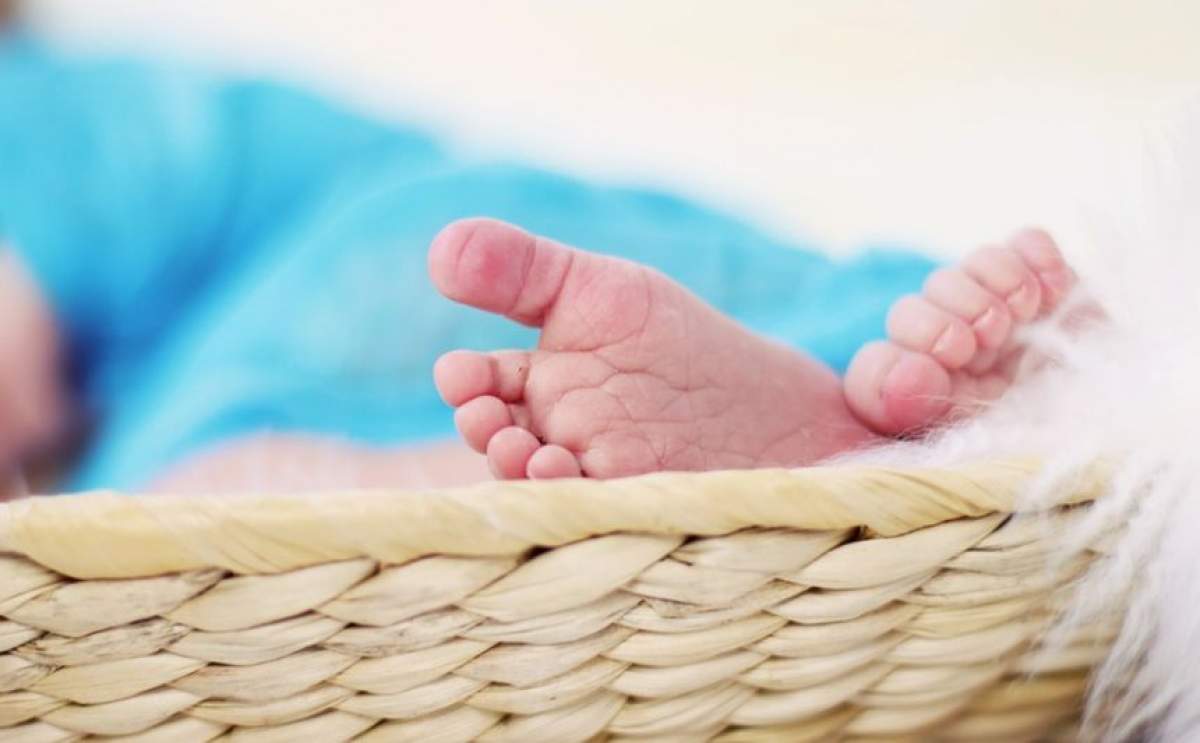 Tragedie într-o familie din Ploieşti. Un bebeluş a murit asfixiat. Mama micuţului, suspectă pentru ucidere din culpă
