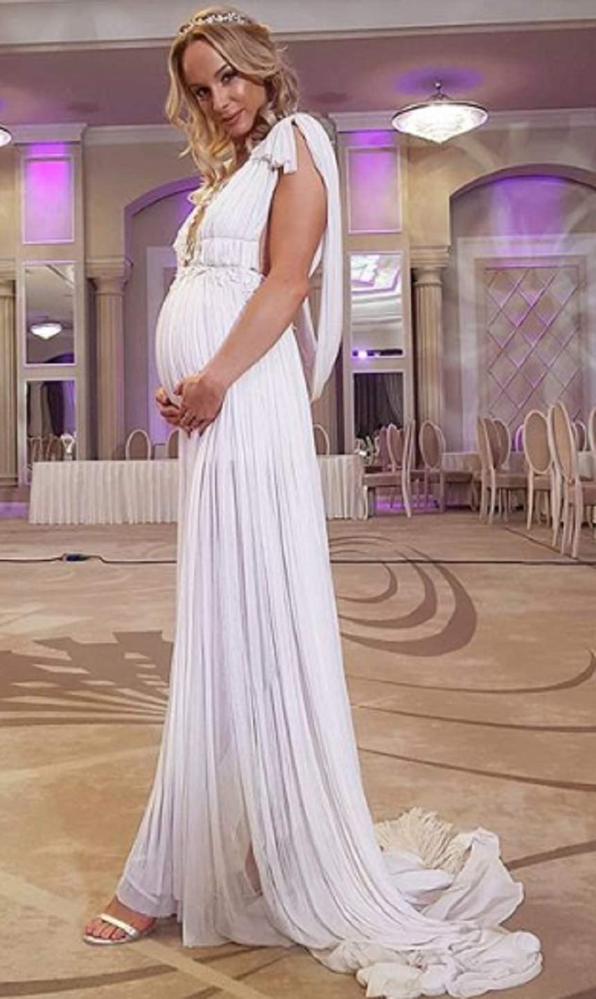 O prinde bine rolul de viitoare mămică! Sandra Izbașa, primele imagini cu burtica de gravidă. FOTO