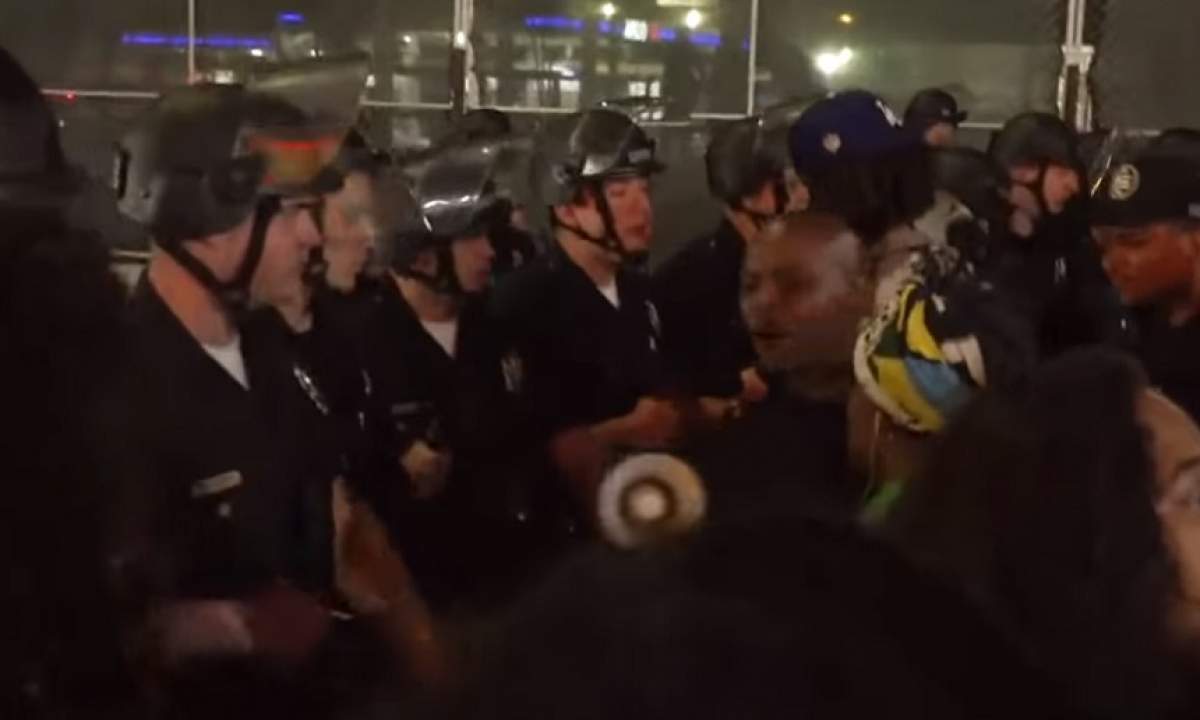Omagiu cu haos. Zeci de persoane au fost înjunghiate, la priveghiul rapperului Nipsey Hussle. VIDEO