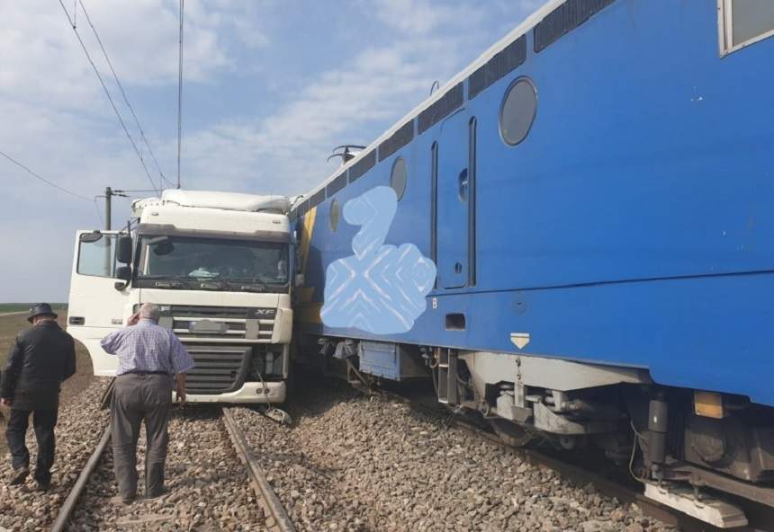 Accident feroviar între Feteşti şi Movila! O locomotivă a deraiat în urma impactului