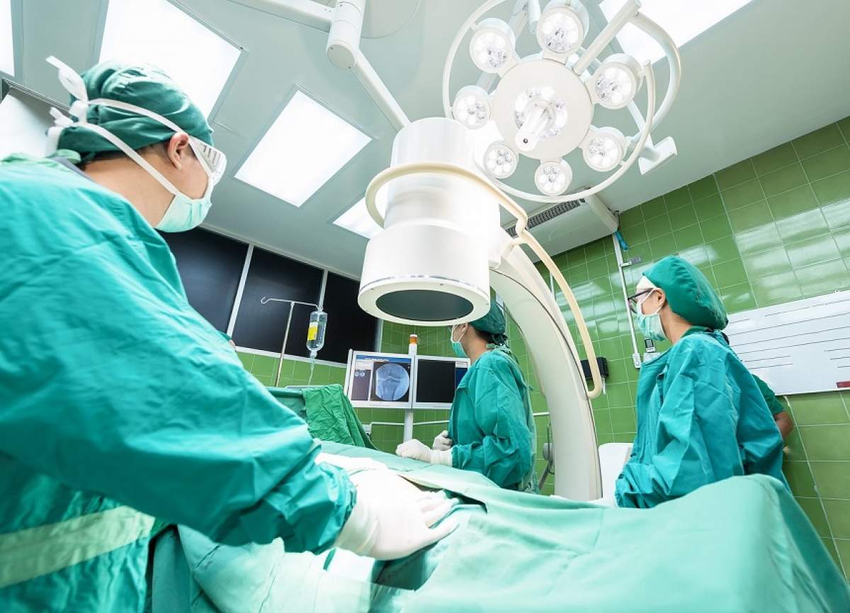 Falşi medici români, arestaţi în Italia! Un bătrân de 90 de ani a fost ţepuit cu 15.000 de euro