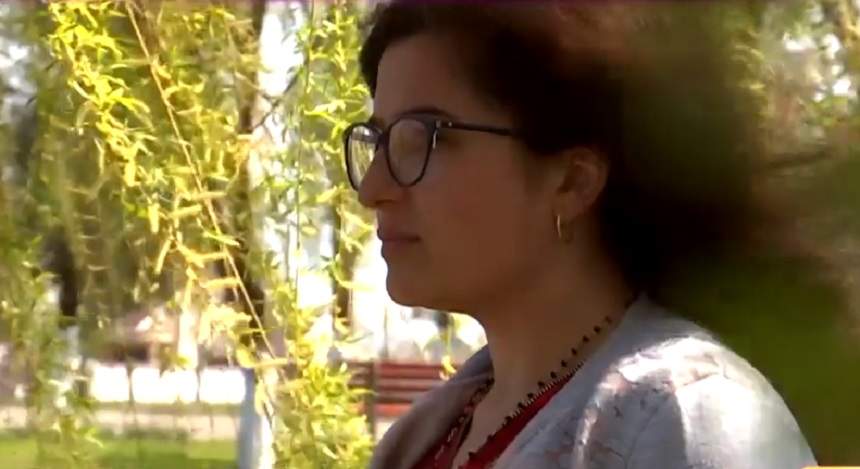 Adolescentă de 18 ani, sechestrată şi bătută de mamă? "A rupt coada măturii pe jumătate". VIDEO