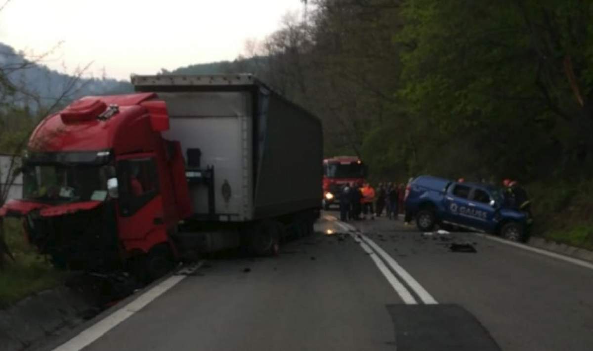 Accident grav pe DN7! Cel puţin un mort şi doi răniţi. FOTO