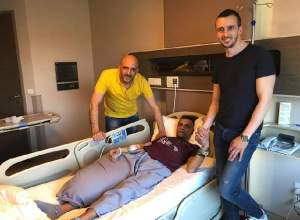 Veşti bune pentru Constantin Preda, tânărul cu tumoare de 20 de kilograme pe picior! Astăzi este operat