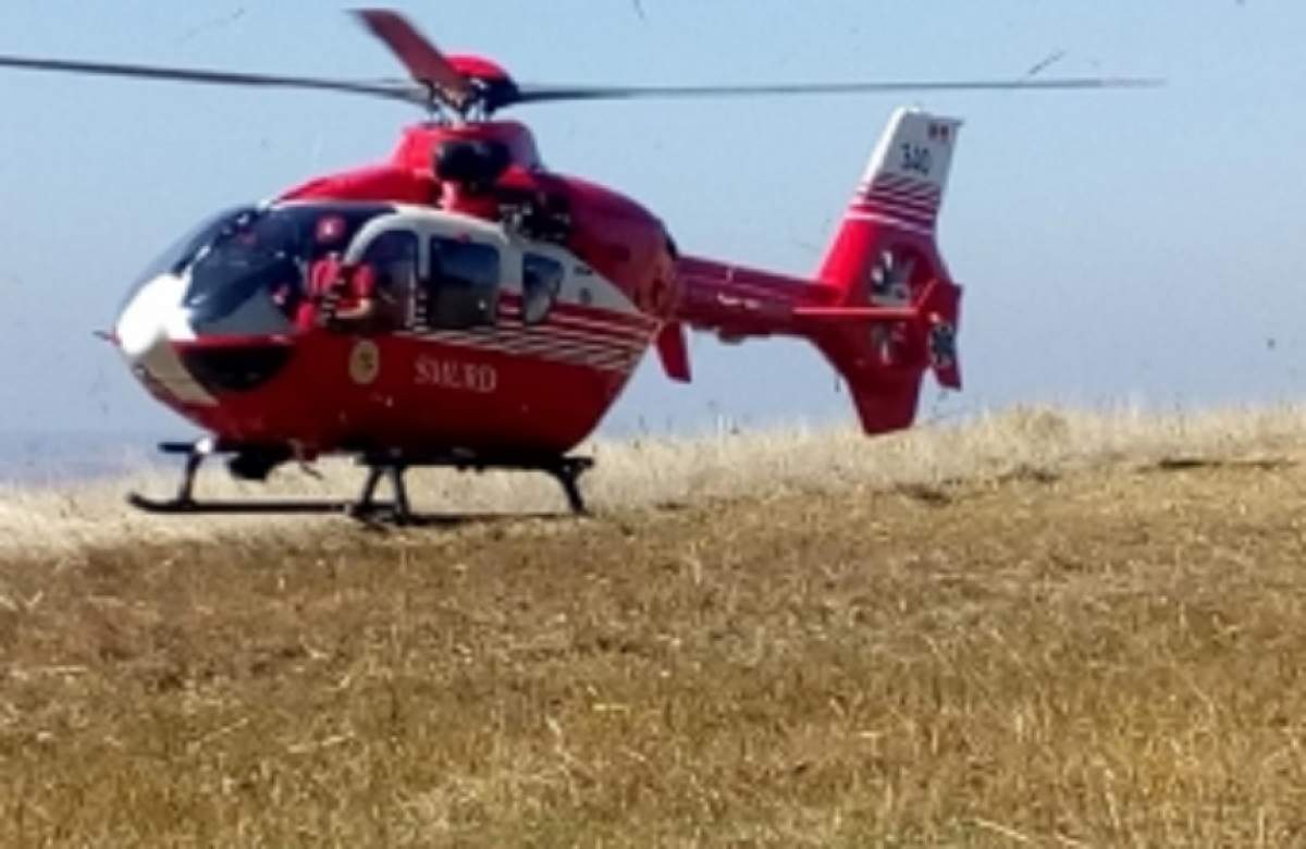 A ars ca o torță, în propria casă! Femeia din Sălaj, transportată cu elicopterul SMURD la spital