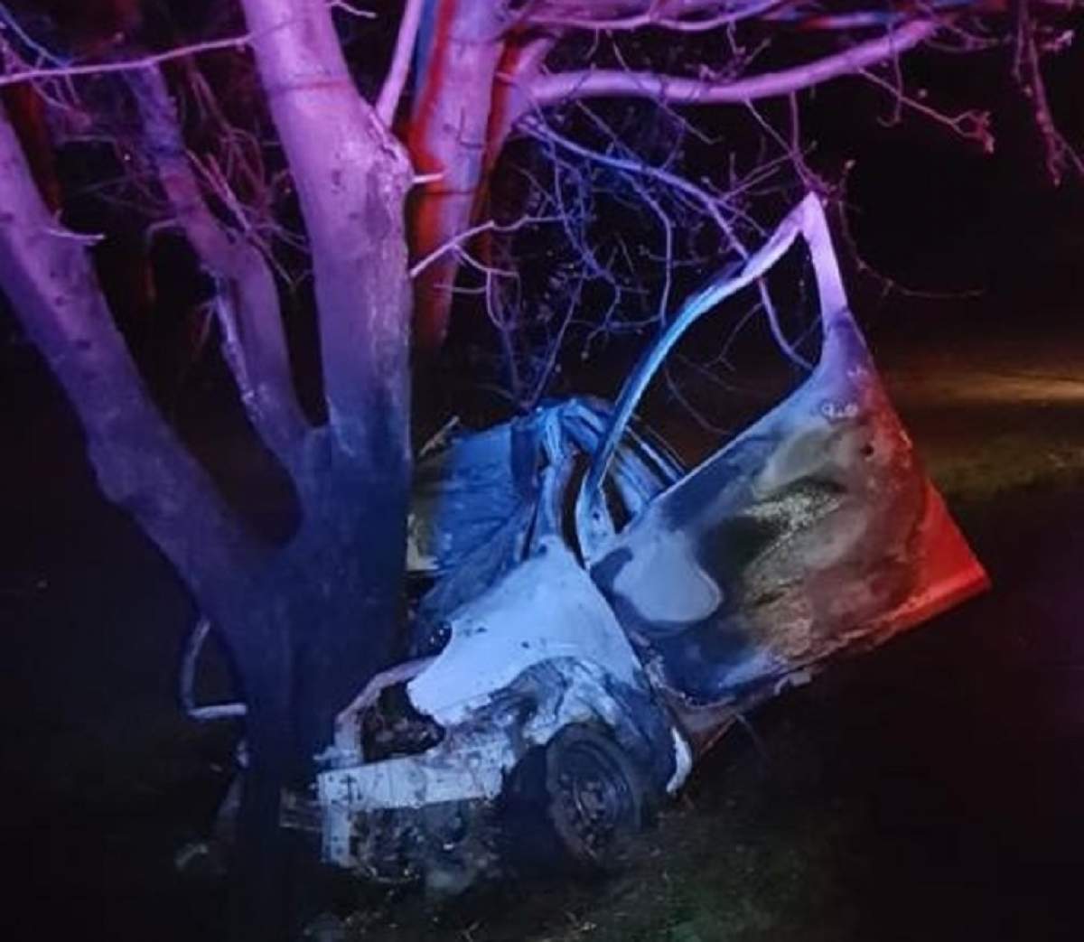 Șoferul din Botoșani, care a murit carbonizat în propria mașină, avea doar 23 de ani! Accidentul, transmis live pe Facebook