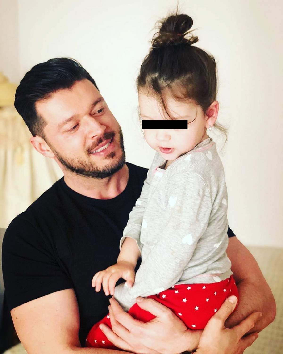 Victor Slav, fotografie de colecție alături de fetița lui! Fanii au dat verdictul: seamănă cu el sau Bianca Drăgușanu?