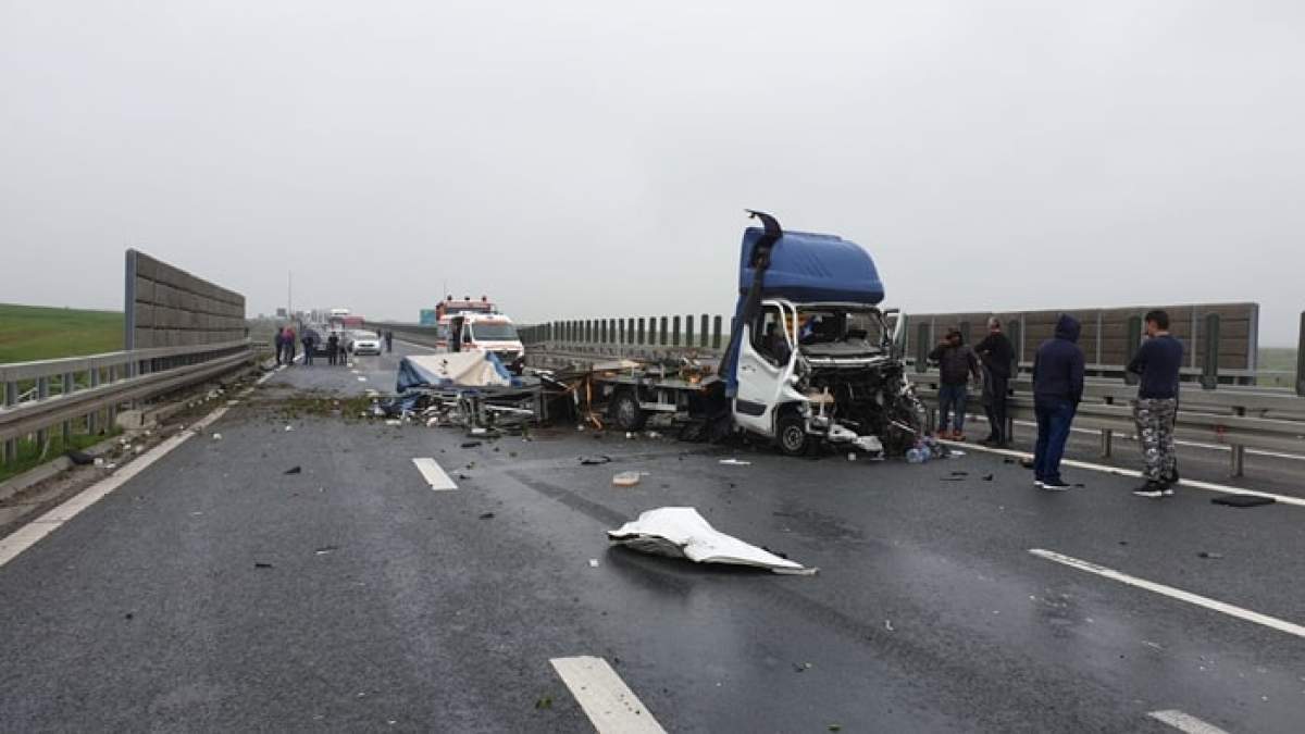 Accident cumplit pe A1, în ziua de Paște! Microbuz plin cu călători, spulberat de camion