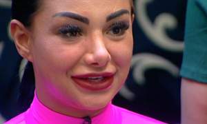 Să vezi şi să nu crezi! Cu ce se ocupă acum Larisa Munteanu, dansatoarea preferată a maneliştilor / VIDEO