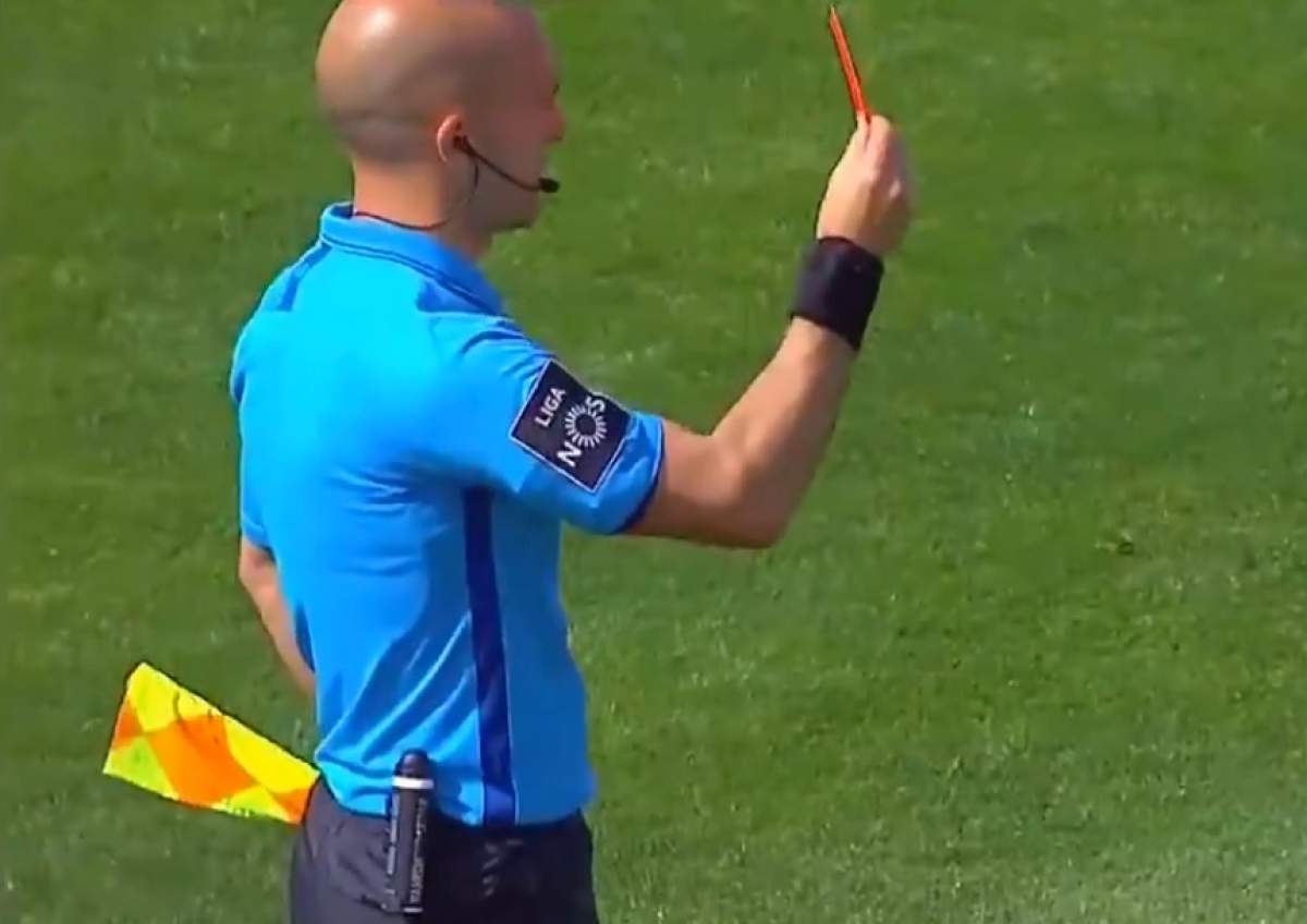 VIDEO / Un arbitru i-a arătat cartonașul roșu asistentului său! S-a întâmplat în țara lui Cristiano Ronaldo