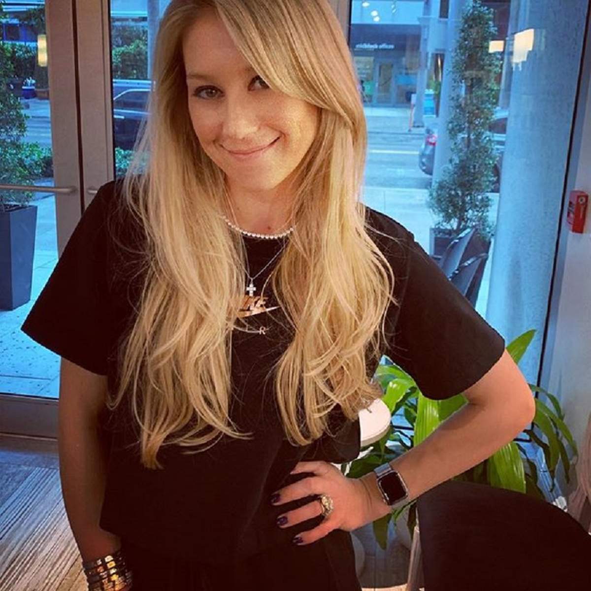 O mai ţii minte pe celebra Anna Kournikova? Fanii „au sărit la gâtul” iubitei lui Enrique Iglesias pentru cum a apărut pe internet / VIDEO