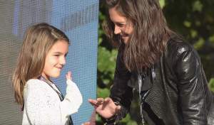 Fiica lui Tom Cruise, agresată de un fotograf la numai 7 ani: „E o scârbă, un copil mic și râzgâiat!”