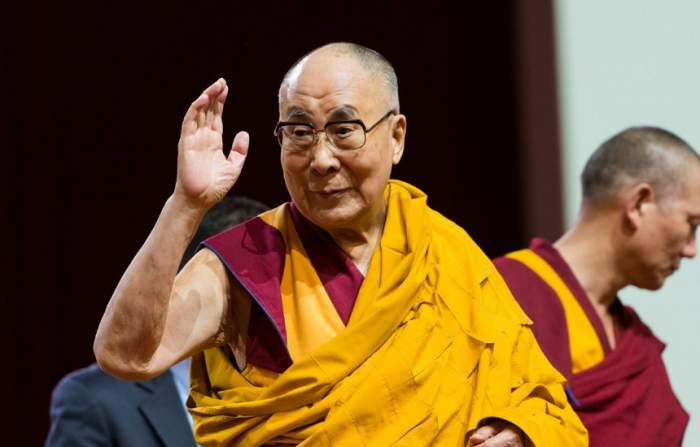 Dalai Lama, de urgenţă la spital! Are o infecţie în piept