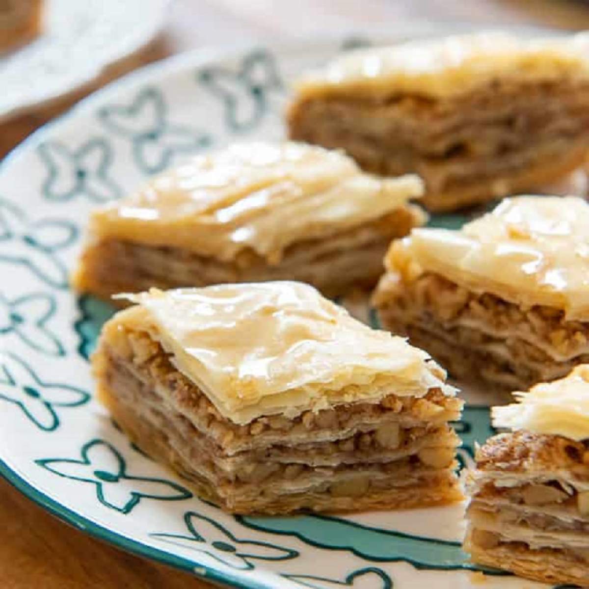 REȚETE de desert: Baklava delicioasă și însiropată