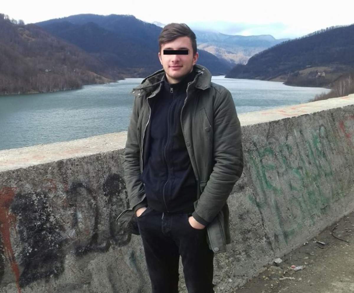 Adrian este tânărul găsit spânzurat la Mărăcineni. Băiatul de 17 ani s-ar fi certat cu o seară înainte cu iubita lui