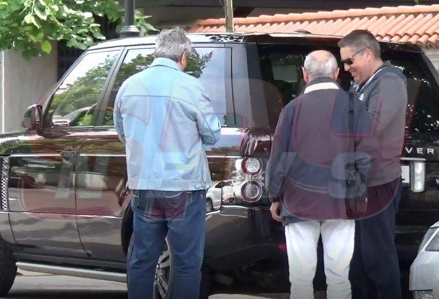 Mircea Lucescu a dat de belea în trafic! Cel mai tare antrenor român şi-a nenorocit maşina de zeci de mii de euro / VIDEO PAPARAZZI
